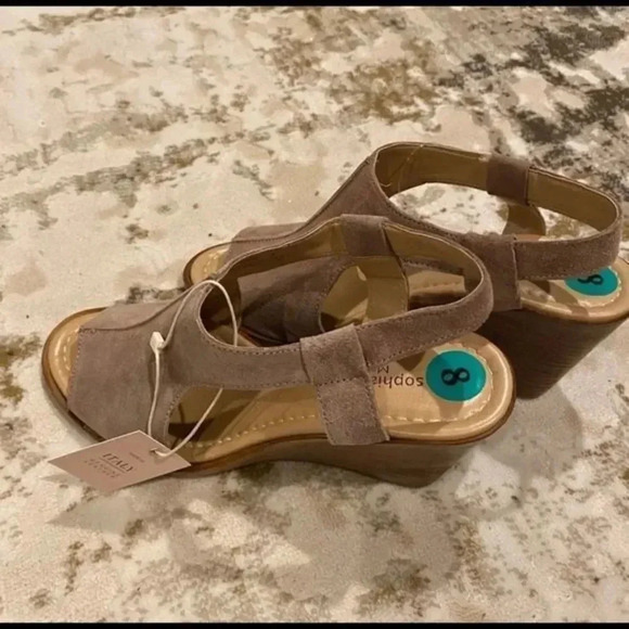 Sophia Milano genuine leather open toe Wedges - Picture 6 of 6